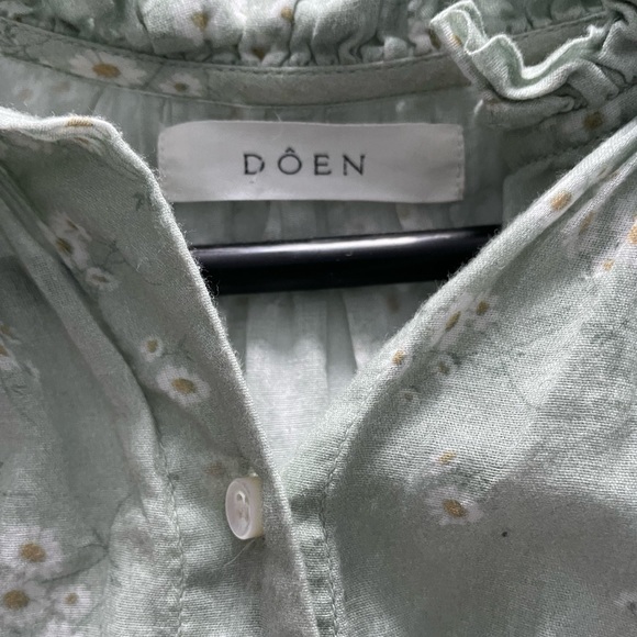 [SOLD] Dôen Baltic Top in Daisy Print - Picture 3 of 6